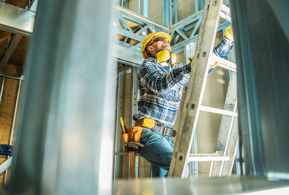 Ladder Safety Training for Workplace compliance